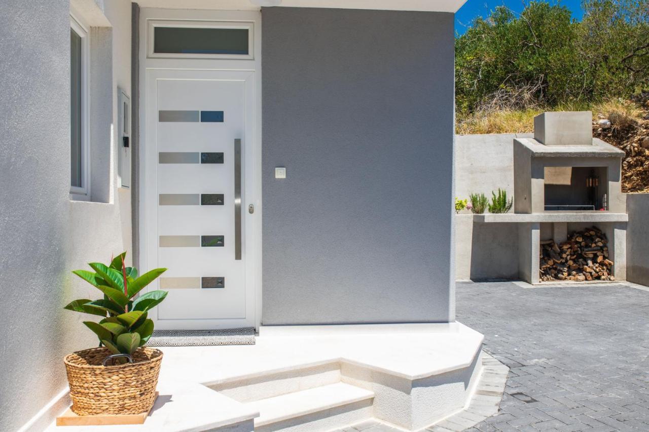 Luxury Holiday Home Dioniz 포드고라 외부 사진
