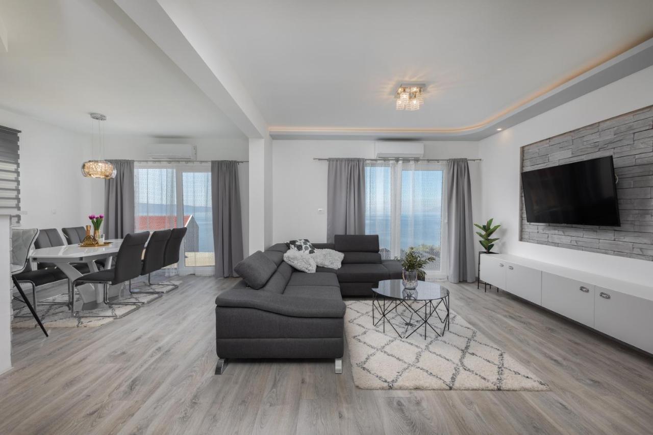 Luxury Holiday Home Dioniz 포드고라 객실 사진