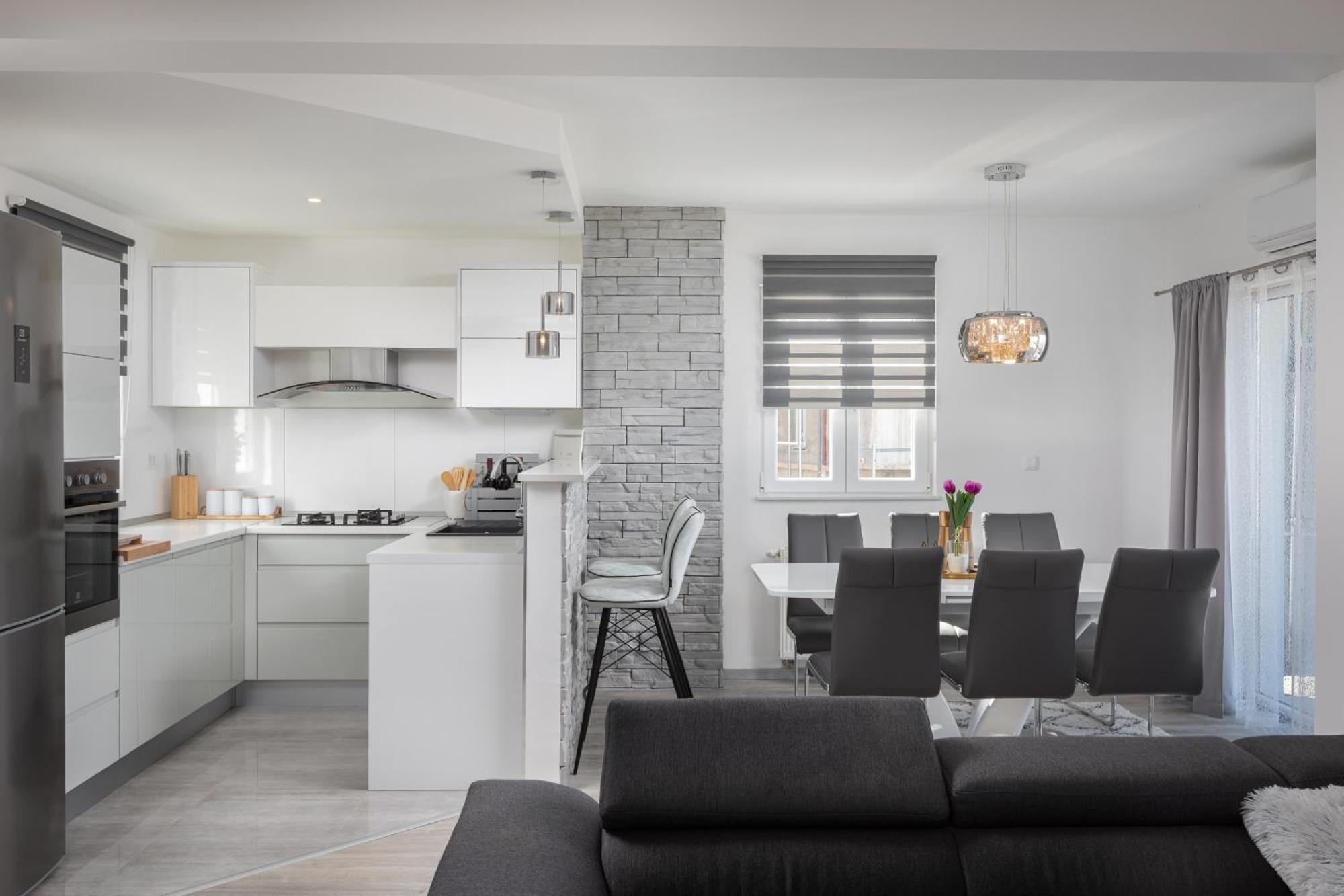 Luxury Holiday Home Dioniz 포드고라 객실 사진