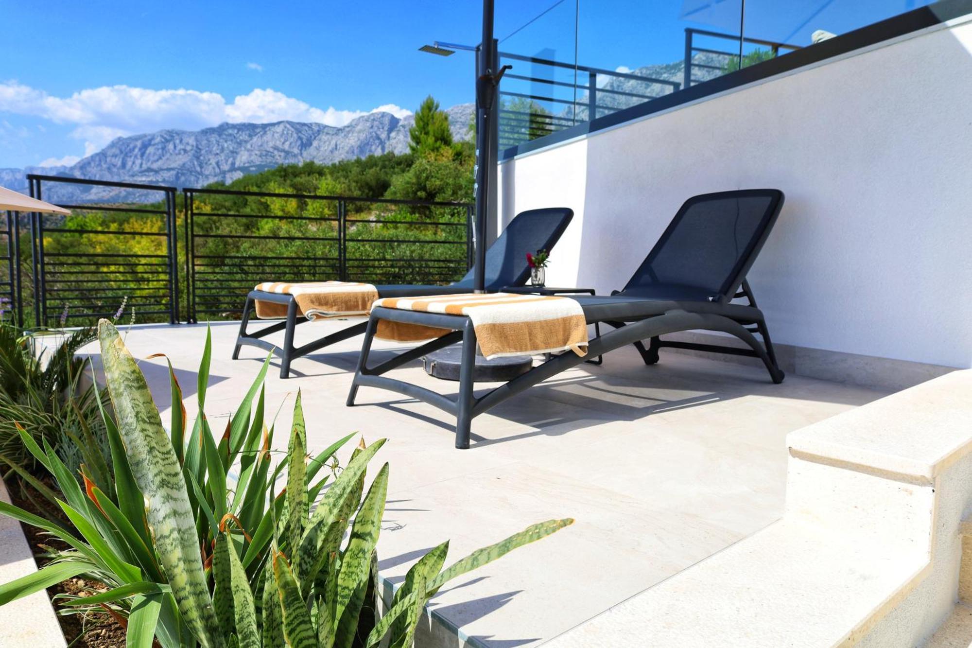 Luxury Holiday Home Dioniz 포드고라 외부 사진